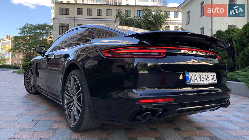 Фастбэк Porsche Panamera 2016 в Киеве