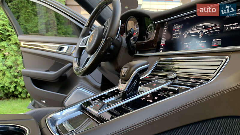 Фастбэк Porsche Panamera 2016 в Киеве