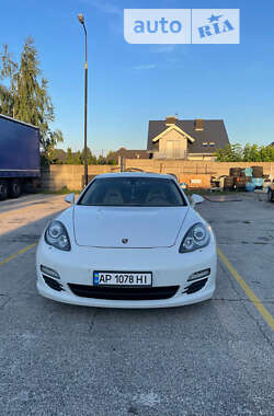 Фастбек Porsche Panamera 2011 в Києві