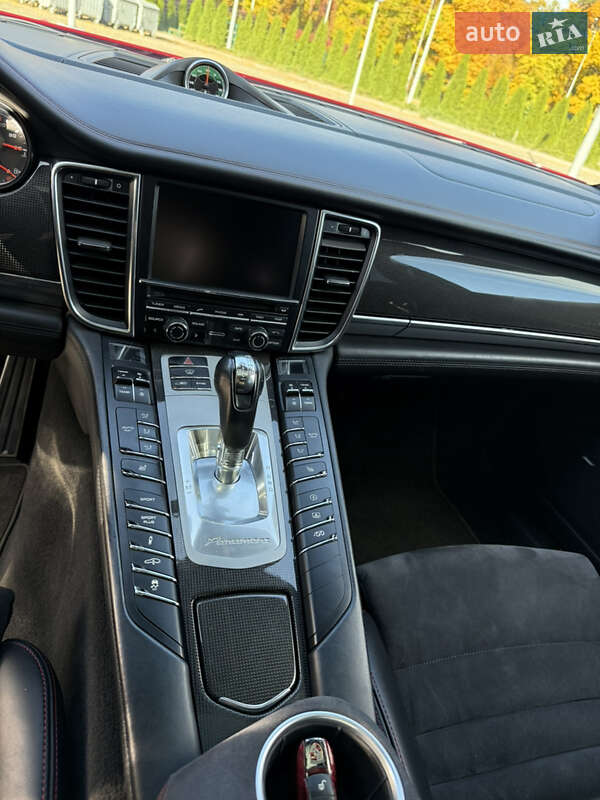 Фастбэк Porsche Panamera 2013 в Харькове