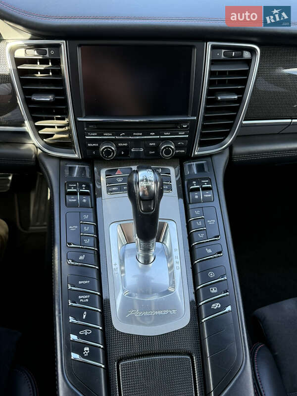 Фастбэк Porsche Panamera 2013 в Харькове