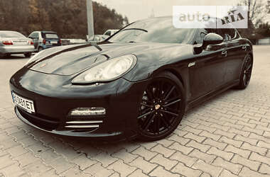 Фастбек Porsche Panamera 2010 в Тернополі