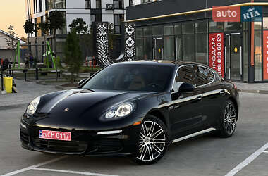 Фастбэк Porsche Panamera 2014 в Луцке