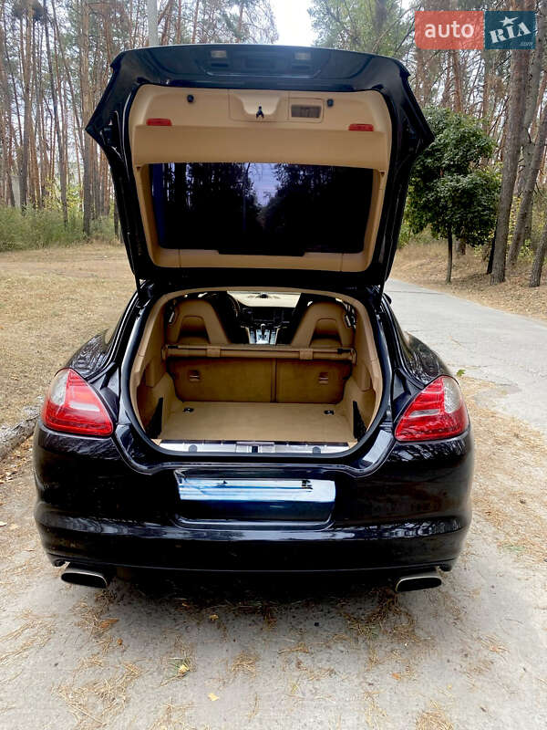 Фастбэк Porsche Panamera 2010 в Харькове