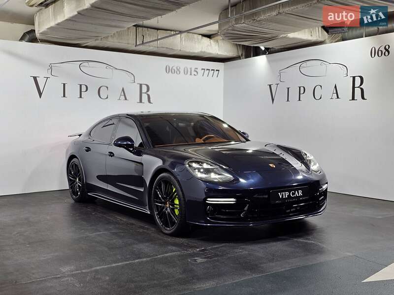 Фастбэк Porsche Panamera 2017 в Киеве