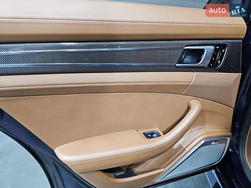 Фастбэк Porsche Panamera 2017 в Киеве