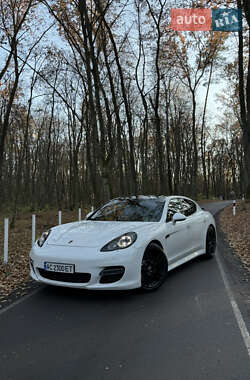 Фастбэк Porsche Panamera 2010 в Луцке