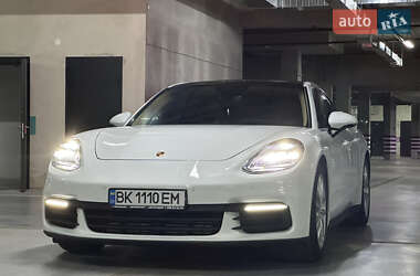 Фастбэк Porsche Panamera 2017 в 