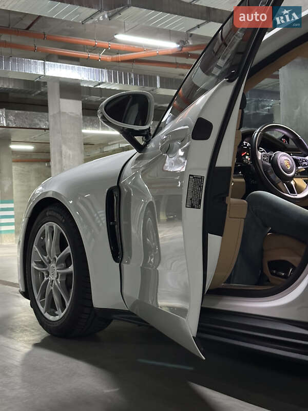 Фастбек Porsche Panamera 2017 в Львові