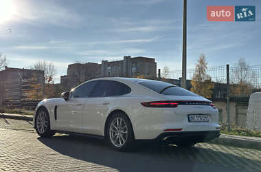Фастбэк Porsche Panamera 2017 в 