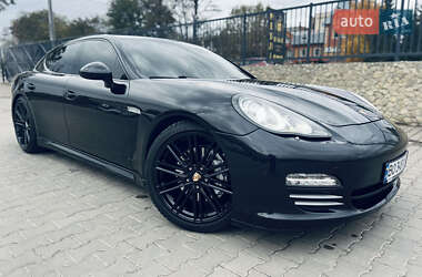 Фастбэк Porsche Panamera 2010 в Тернополе