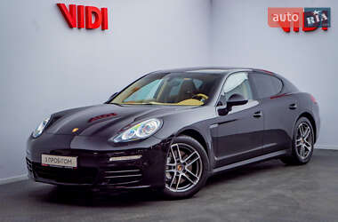 Фастбэк Porsche Panamera 2013 в Киеве