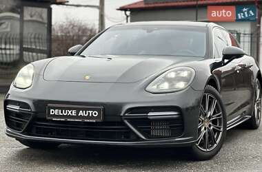 Фастбэк Porsche Panamera 2017 в Киеве