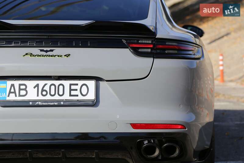 Фастбэк Porsche Panamera 2019 в Киеве