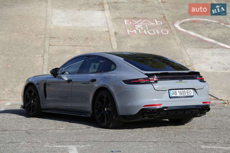 Фастбэк Porsche Panamera 2019 в Киеве