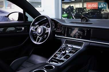 Фастбэк Porsche Panamera 2019 в 