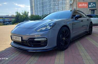 Фастбэк Porsche Panamera 2019 в 