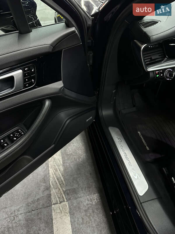 Фастбек Porsche Panamera 2018 в Одесі фото 18 Фастбек Porsche Panamera 2018 в Одесі