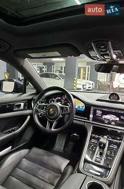 Фастбэк Porsche Panamera 2018 в 