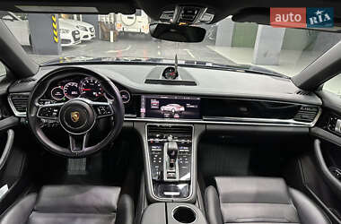 Фастбэк Porsche Panamera 2018 в 