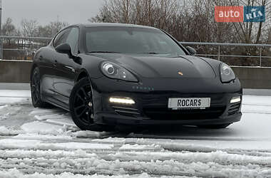 Фастбек Porsche Panamera 2010 в Києві