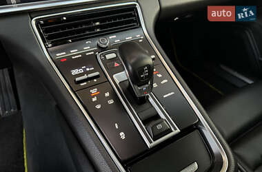Фастбэк Porsche Panamera 2017 в 