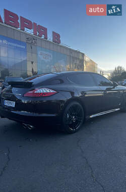 Фастбэк Porsche Panamera 2012 в Одессе