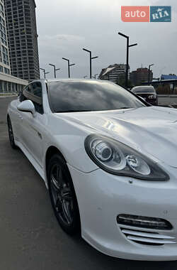 Фастбек Porsche Panamera 2010 в Одесі