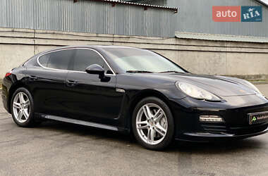 Фастбек Porsche Panamera 2009 в Києві