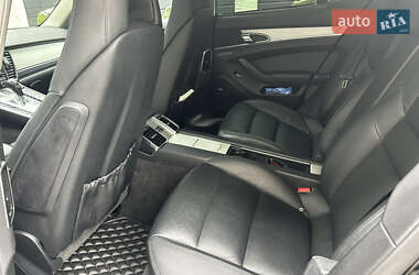 Фастбэк Porsche Panamera 2011 в 
