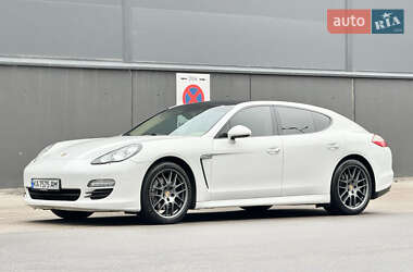 Фастбек Porsche Panamera 2011 в Києві