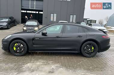 Фастбэк Porsche Panamera 2017 в Львове