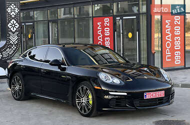 Фастбек Porsche Panamera 2014 в Володимирі