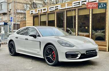 Фастбэк Porsche Panamera 2022 в Киеве