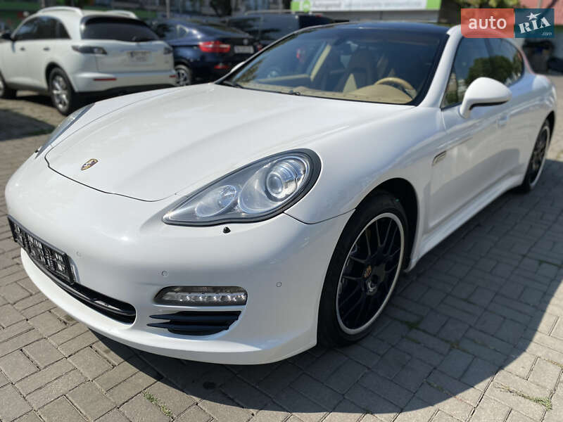 Фастбек Porsche Panamera 2012 в Одесі