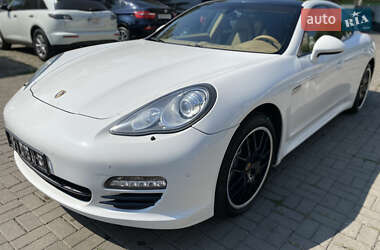 Фастбэк Porsche Panamera 2012 в 
