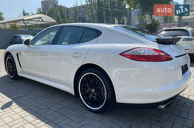 Фастбэк Porsche Panamera 2012 в 