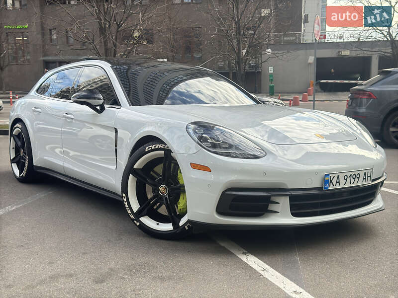 Фастбэк Porsche Panamera 2017 в Киеве