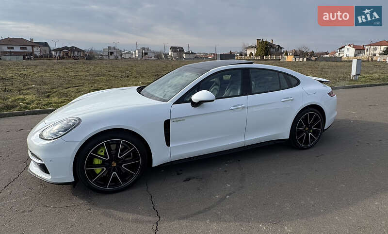 Фастбек Porsche Panamera 2018 в Одесі