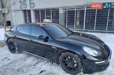 Фастбэк Porsche Panamera 2013 в 