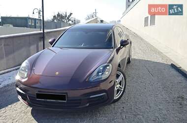 Фастбэк Porsche Panamera 2017 в Киеве