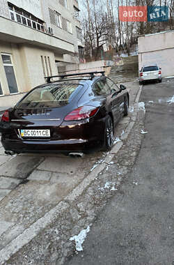 Фастбэк Porsche Panamera 2012 в 