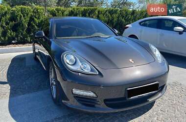 Фастбэк Porsche Panamera 2012 в 