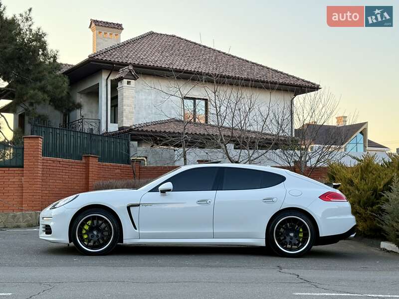 Фастбэк Porsche Panamera 2013 в Одессе фото 26 Фастбэк Porsche Panamera 2013 в Одессе