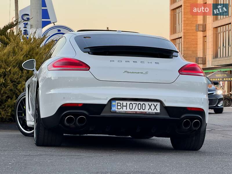 Фастбэк Porsche Panamera 2013 в Одессе фото 56 Фастбэк Porsche Panamera 2013 в Одессе