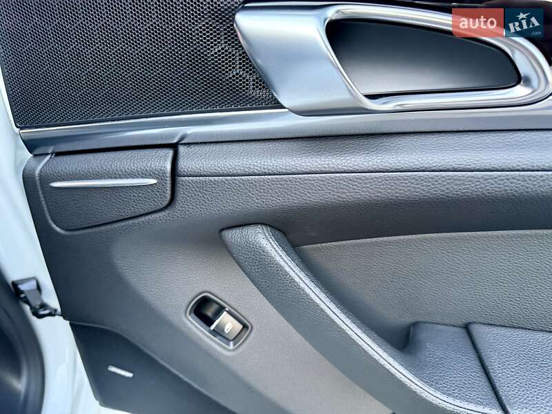 Фастбэк Porsche Panamera 2013 в Одессе фото 78 Фастбэк Porsche Panamera 2013 в Одессе