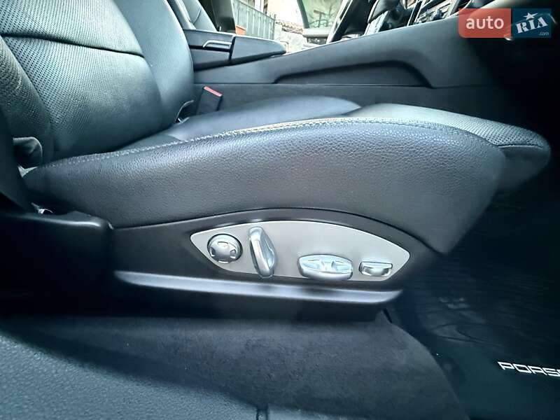 Фастбэк Porsche Panamera 2013 в Одессе фото 107 Фастбэк Porsche Panamera 2013 в Одессе