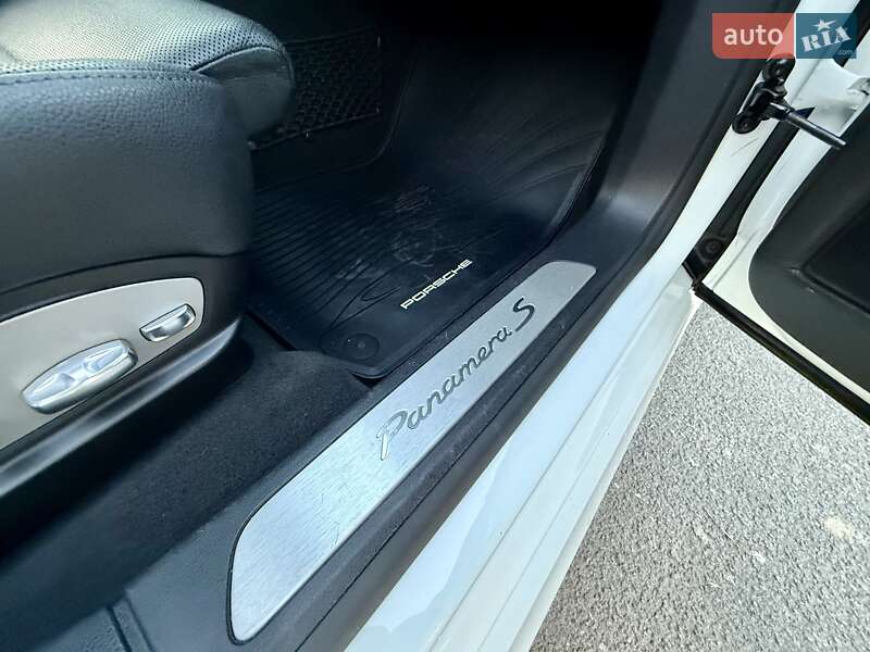 Фастбэк Porsche Panamera 2013 в Одессе фото 109 Фастбэк Porsche Panamera 2013 в Одессе