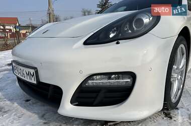 Фастбэк Porsche Panamera 2012 в Киеве