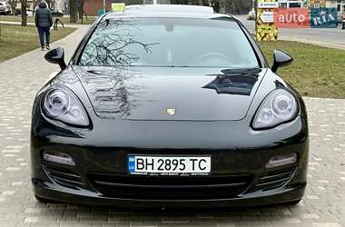 Фастбэк Porsche Panamera 2011 в Одессе